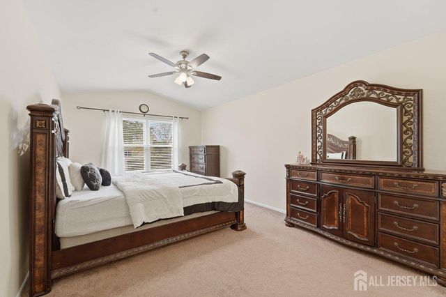 133 Keswick Drive, Piscataway, NJ 08854