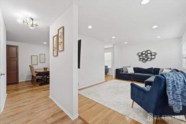 133 Keswick Drive, Piscataway, NJ 08854
