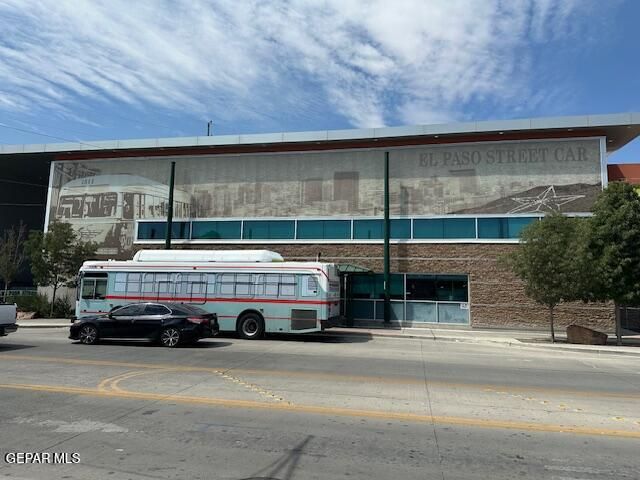 702 S Santa Fe Street, El Paso, TX 79901