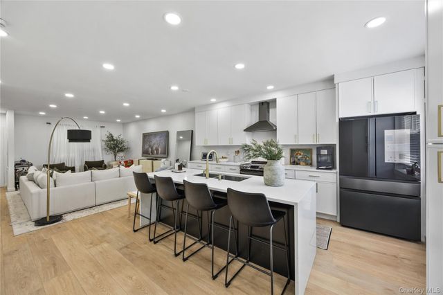 1518 Fielding Street, Bronx, NY 10469