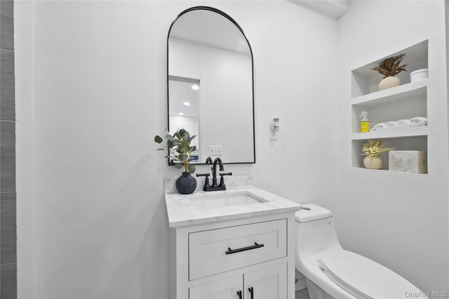 1518 Fielding Street, Bronx, NY 10469