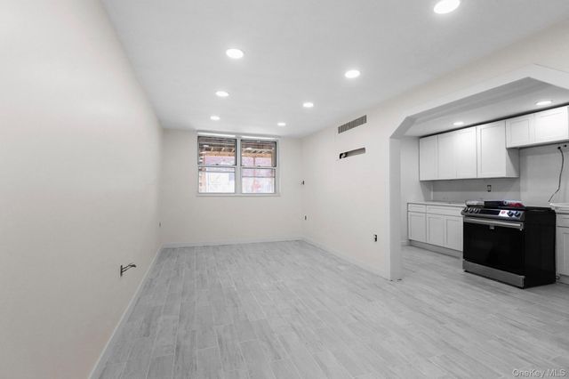 1518 Fielding Street, Bronx, NY 10469