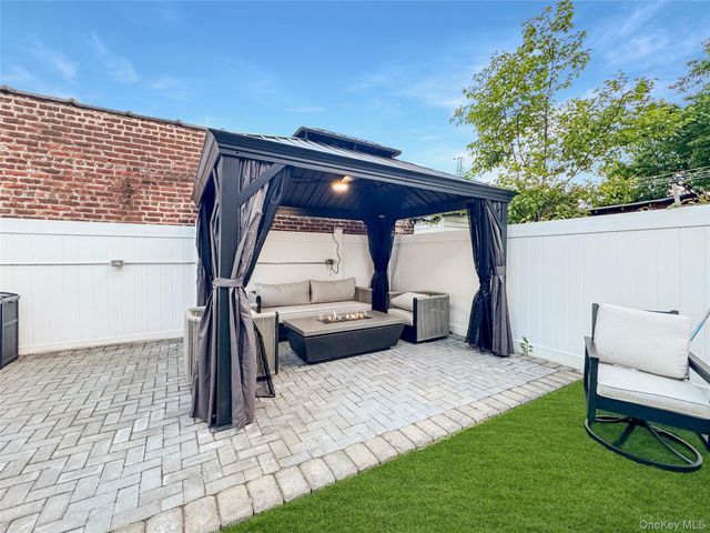 1518 Fielding Street, Bronx, NY 10469