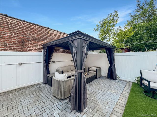 1518 Fielding Street, Bronx, NY 10469