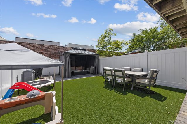 1518 Fielding Street, Bronx, NY 10469