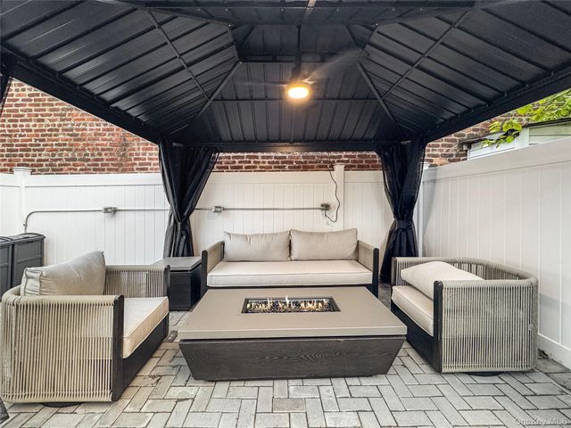 1518 Fielding Street, Bronx, NY 10469