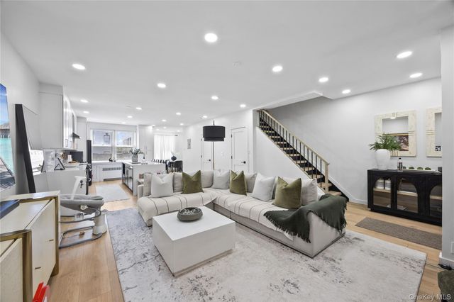 1518 Fielding Street, Bronx, NY 10469