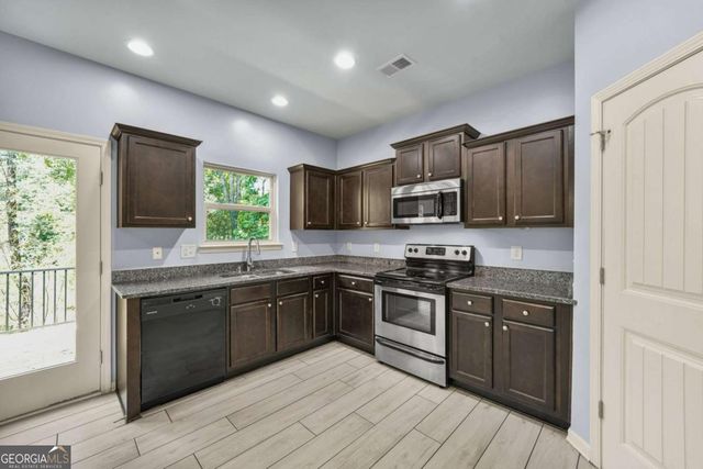 828 Pine Lane, Lawrenceville, GA 30043