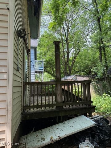 9901 Columbia Avenue, Cleveland, OH 44108