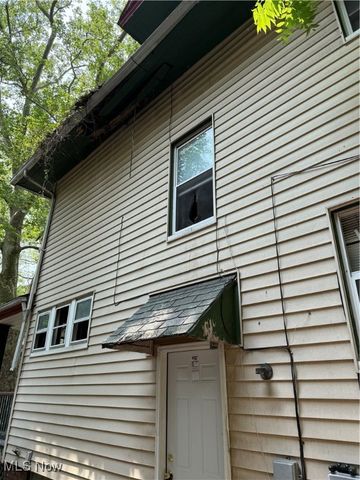 9901 Columbia Avenue, Cleveland, OH 44108