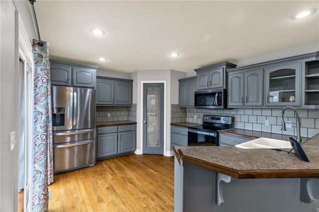 803 Englewood Drive, Kearney, MO 64060