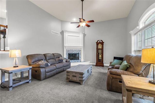 803 Englewood Drive, Kearney, MO 64060