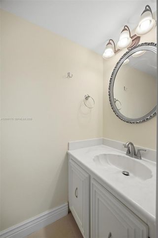 800 Parkview Dr 506, Hallandale Beach, FL 33009