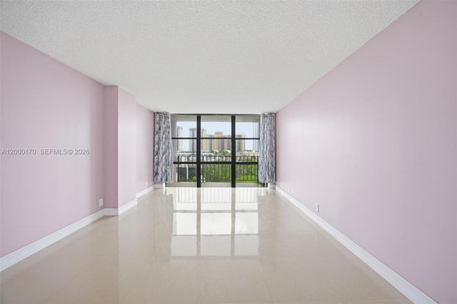 800 Parkview Dr 506, Hallandale Beach, FL 33009