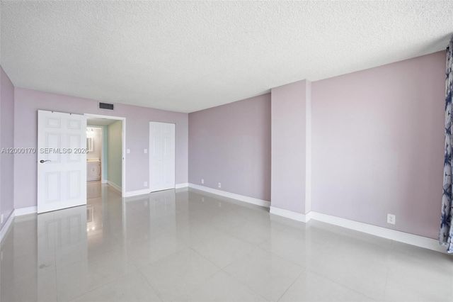 800 Parkview Dr 506, Hallandale Beach, FL 33009