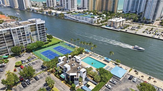 800 Parkview Dr 506, Hallandale Beach, FL 33009