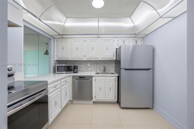 800 Parkview Dr 506, Hallandale Beach, FL 33009