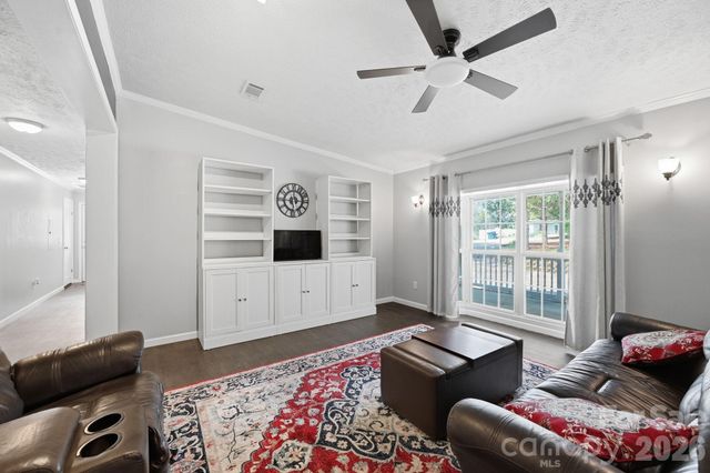 10368 Turnplow Drive, Davidson, NC 28036