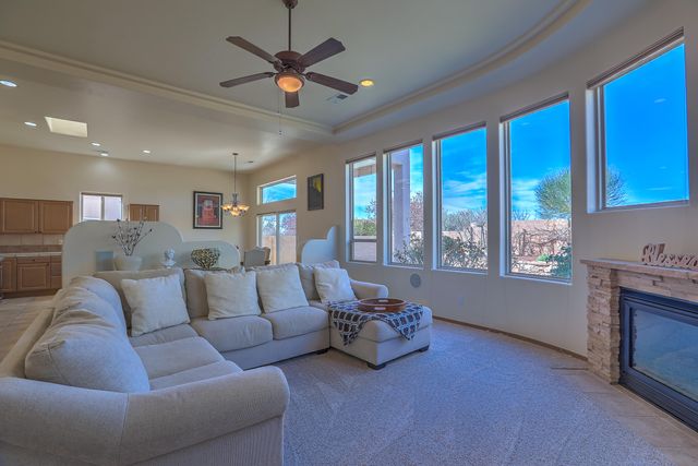 7315 Hawthorn Avenue NE, Albuquerque, NM 87113