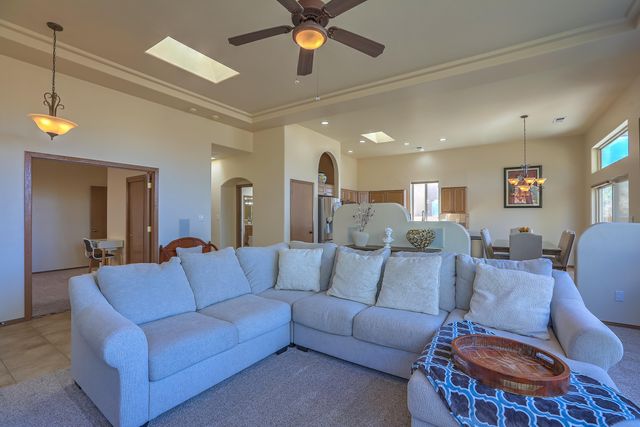 7315 Hawthorn Avenue NE, Albuquerque, NM 87113