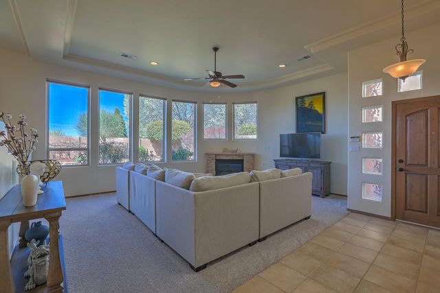 7315 Hawthorn Avenue NE, Albuquerque, NM 87113