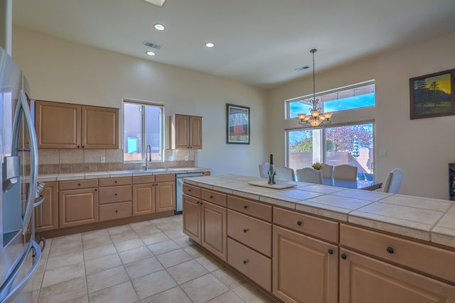 7315 Hawthorn Avenue NE, Albuquerque, NM 87113
