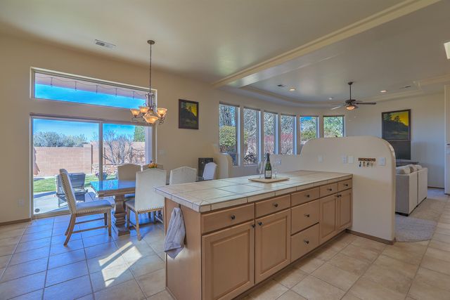 7315 Hawthorn Avenue NE, Albuquerque, NM 87113