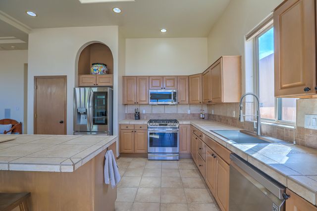 7315 Hawthorn Avenue NE, Albuquerque, NM 87113