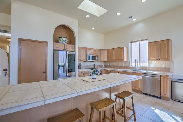 7315 Hawthorn Avenue NE, Albuquerque, NM 87113