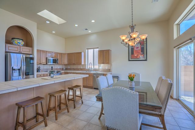 7315 Hawthorn Avenue NE, Albuquerque, NM 87113