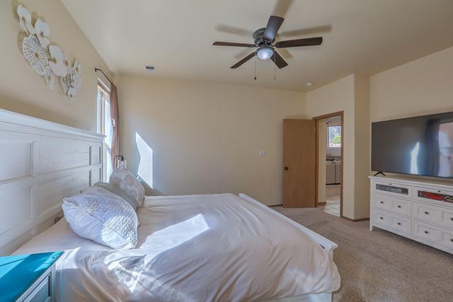 7315 Hawthorn Avenue NE, Albuquerque, NM 87113