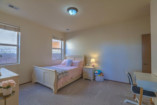 7315 Hawthorn Avenue NE, Albuquerque, NM 87113