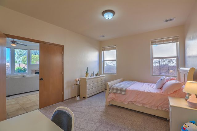 7315 Hawthorn Avenue NE, Albuquerque, NM 87113