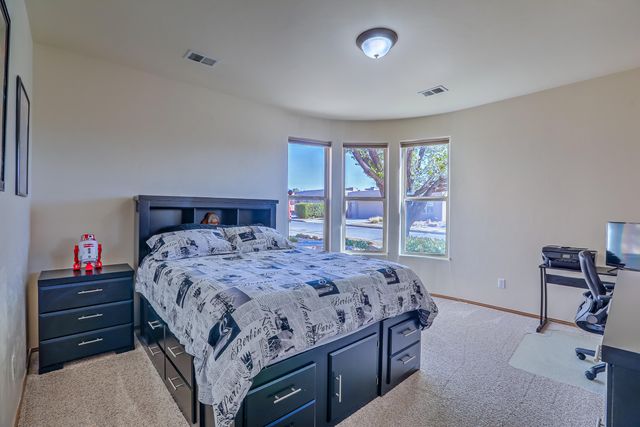 7315 Hawthorn Avenue NE, Albuquerque, NM 87113