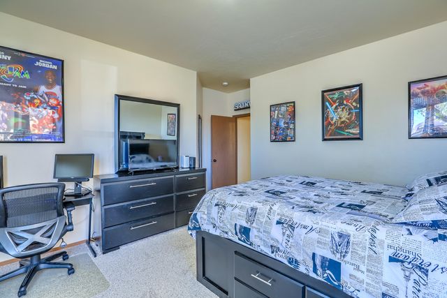 7315 Hawthorn Avenue NE, Albuquerque, NM 87113