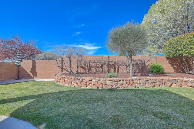 7315 Hawthorn Avenue NE, Albuquerque, NM 87113