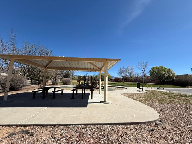 7315 Hawthorn Avenue NE, Albuquerque, NM 87113