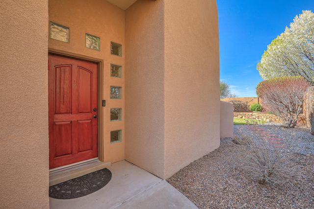 7315 Hawthorn Avenue NE, Albuquerque, NM 87113