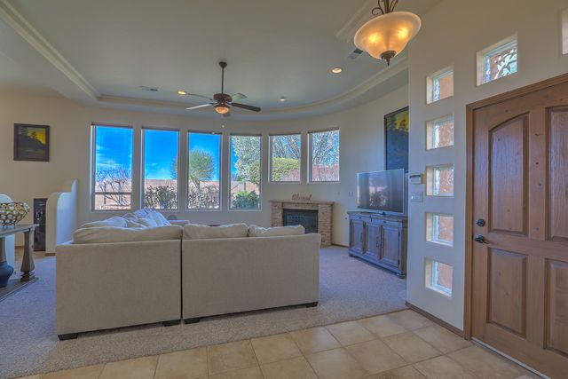 7315 Hawthorn Avenue NE, Albuquerque, NM 87113