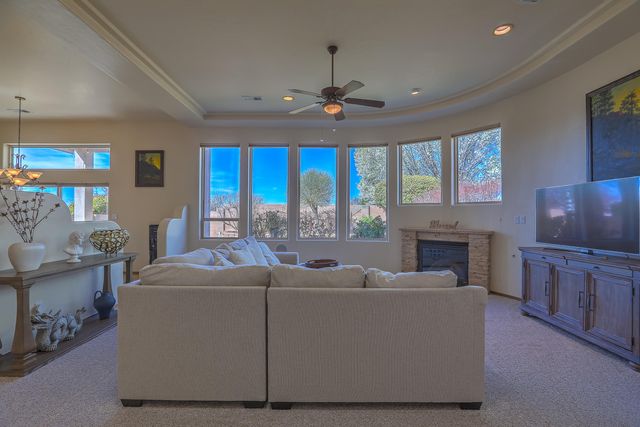 7315 Hawthorn Avenue NE, Albuquerque, NM 87113