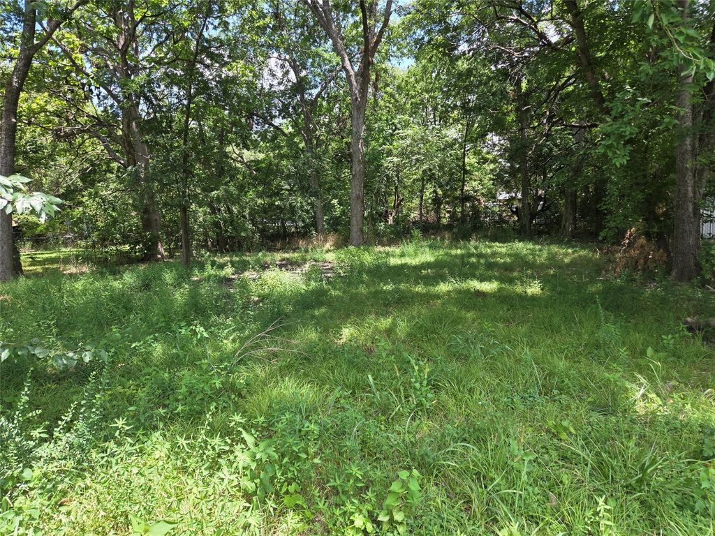 404 S Main, Bonham, TX 75418