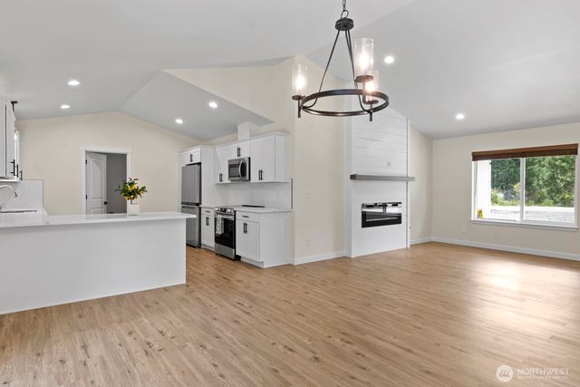 902 W California Road, Shelton, WA 98584