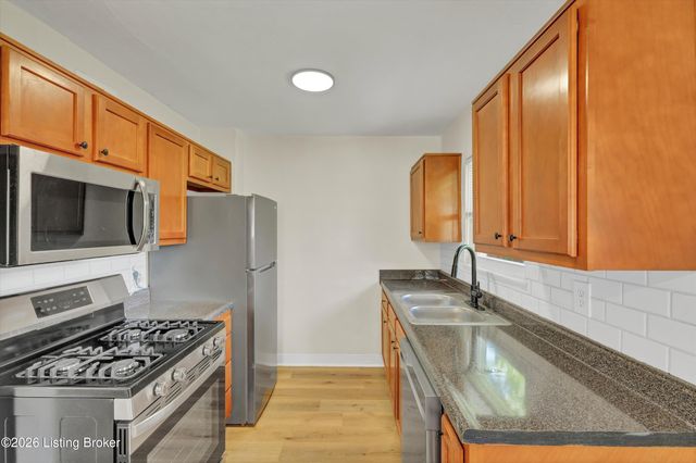4901 Seville Dr, Louisville, KY 40272