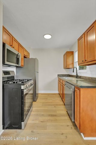 4901 Seville Dr, Louisville, KY 40272