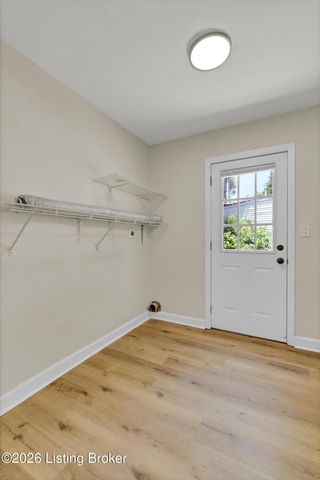 4901 Seville Dr, Louisville, KY 40272