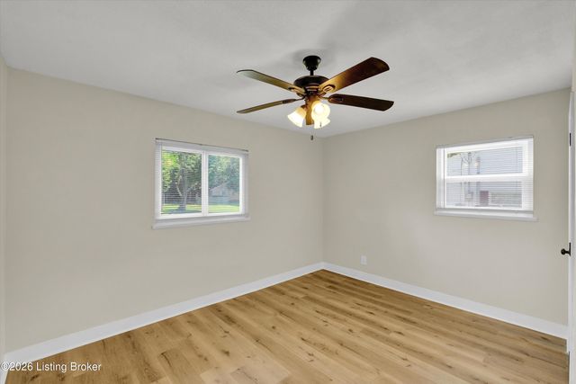 4901 Seville Dr, Louisville, KY 40272