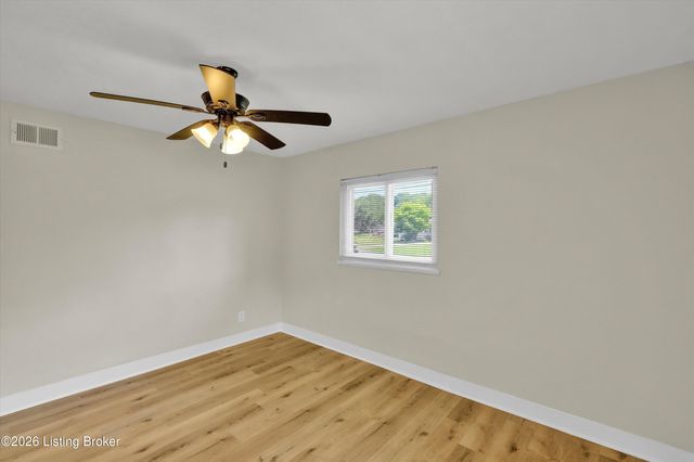 4901 Seville Dr, Louisville, KY 40272