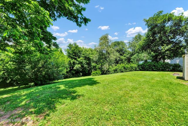 4901 Seville Dr, Louisville, KY 40272