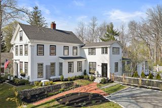 172 S Main St, Cohasset, MA 02025