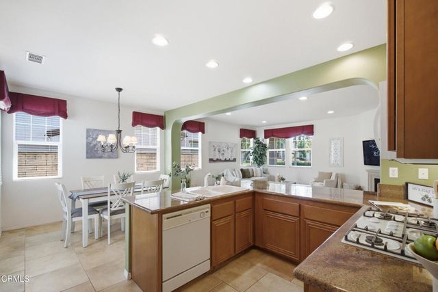 408 Village Commons Boulevard, Camarillo, CA 93012